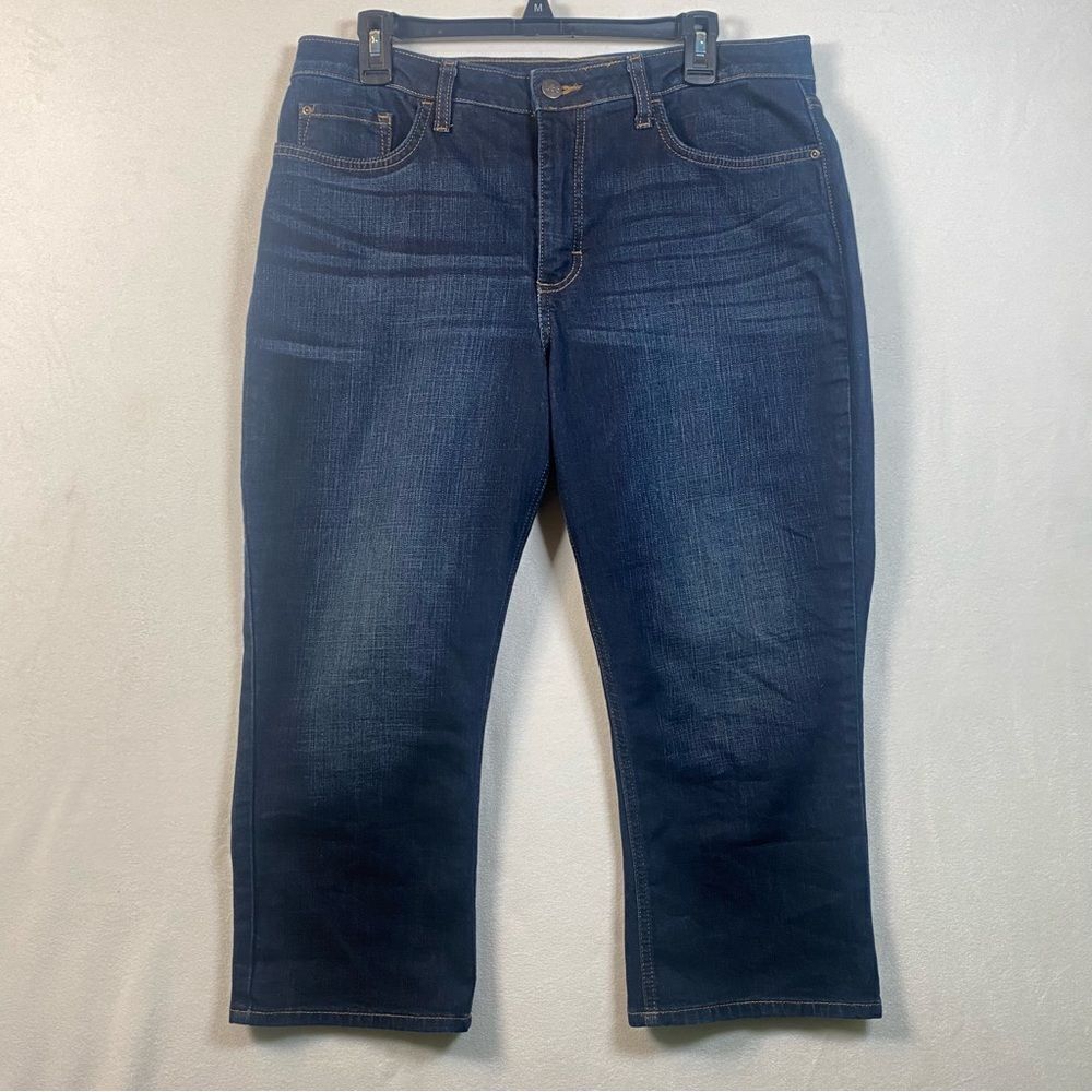 Lee Regular Fit Mid Rise Capri Size 16M